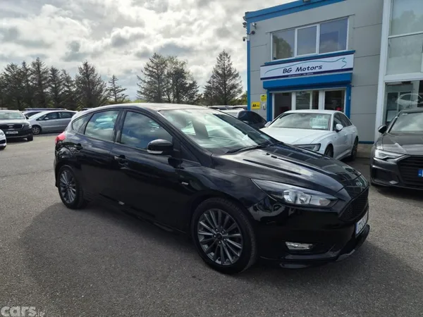 Ford Focus Hatchback, Petrol, 2017, Black