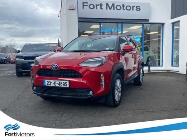 Toyota Yaris Hatchback, Petrol Hybrid, 2023, Red