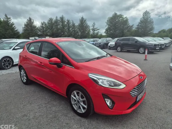 Ford Fiesta Hatchback, Petrol, 2017, Red