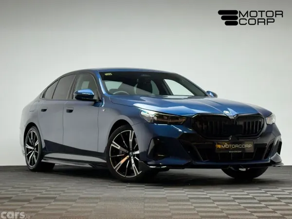 BMW 5-Series Saloon, Petrol Plug-in Hybrid, 2025, Blue