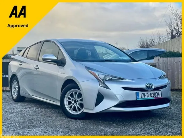 Toyota Prius Hatchback, Petrol Hybrid, 2017, Silver