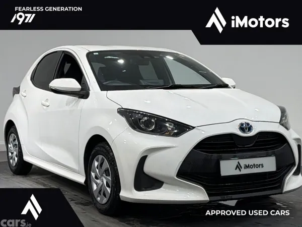 Toyota Yaris Hatchback, Petrol Hybrid, 2023, White