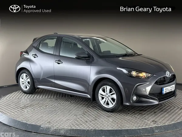 Toyota Yaris Hatchback, Petrol Hybrid, 2023, Grey