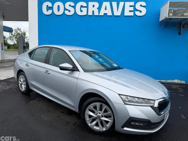Skoda Octavia Saloon, Diesel, 2023, Grey