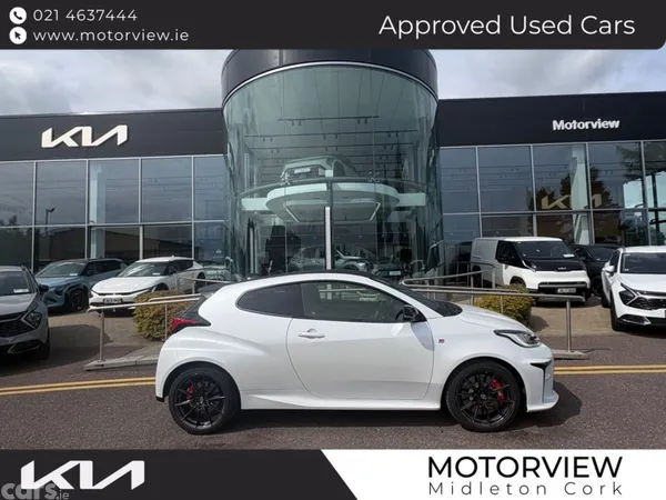 Toyota Yaris Hatchback, Petrol, 2022, White