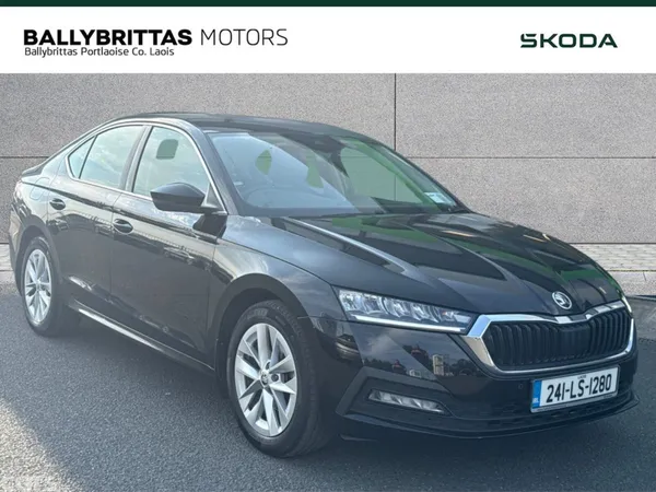 Skoda Octavia Saloon, Petrol, 2024, Black