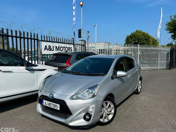 Toyota Aqua Hatchback, Petrol Hybrid, 2016, Silver