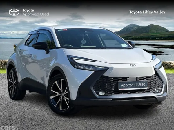 Toyota C-HR SUV, Petrol Hybrid, 2025, White