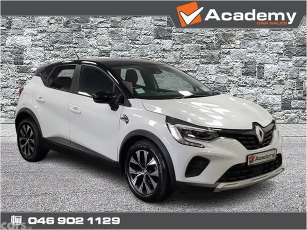 Renault Captur Hatchback, Petrol, 2022, White