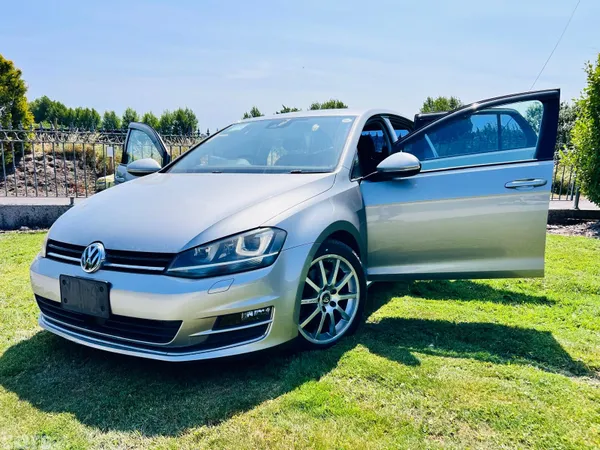Volkswagen Golf Hatchback, Petrol, 2014, Gold