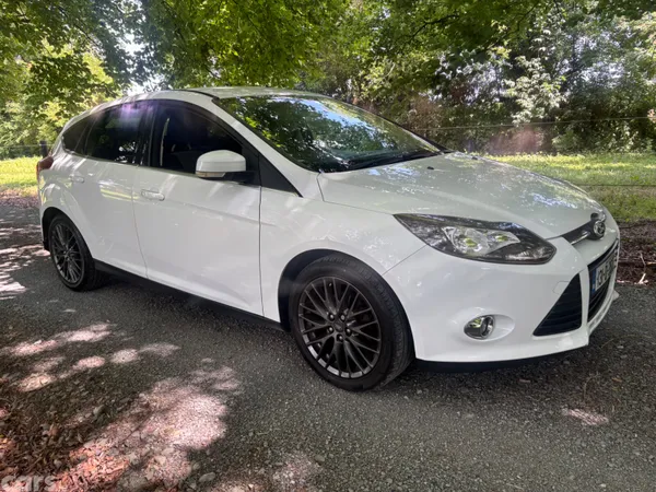 Ford Focus Hatchback, Petrol, 2013, White