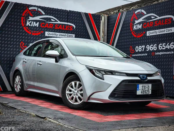 Toyota Corolla Saloon, Petrol Hybrid, 2023, Silver