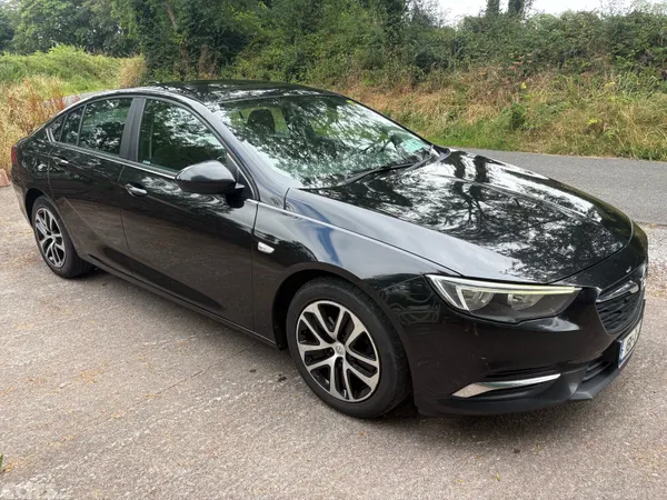 Opel Insignia Hatchback, Diesel, 2018, Black