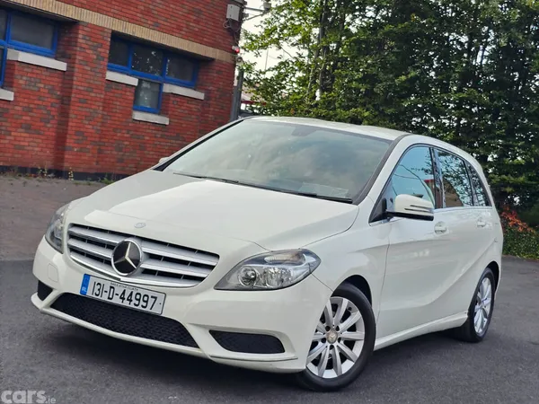 Mercedes-Benz B-Class MPV, Petrol, 2013, White