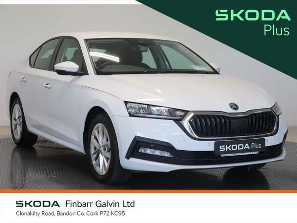 Skoda Octavia Saloon, Diesel, 2023, White