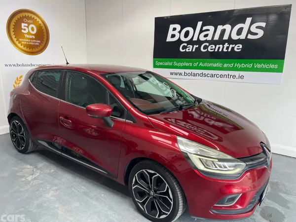 Renault Clio Hatchback, Petrol, 2017, Red