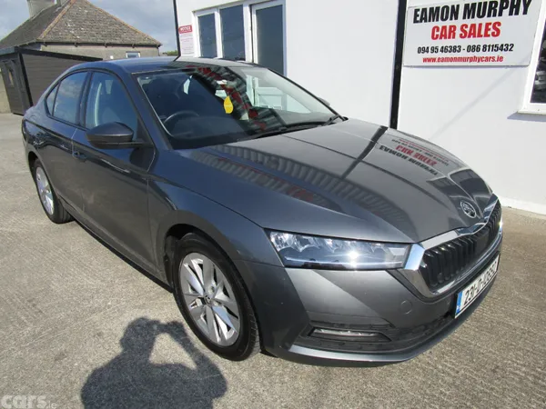 Skoda Octavia Saloon, Diesel, 2023, Grey