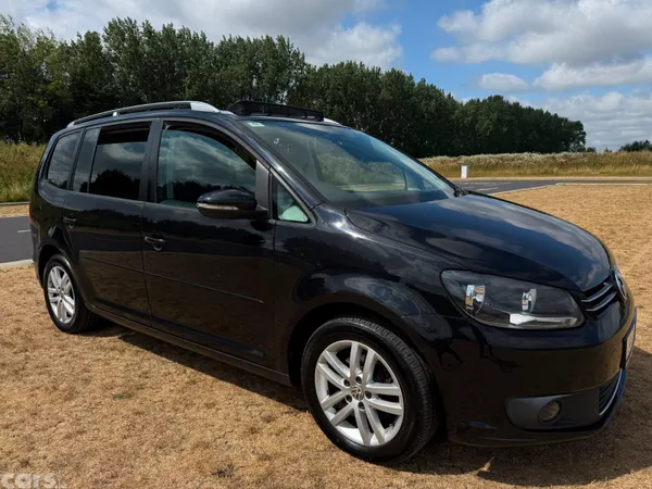Volkswagen Touran MPV, Diesel, 2015, Black