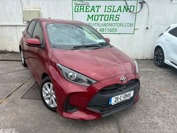 Toyota Yaris Hatchback, Petrol, 2021, Red