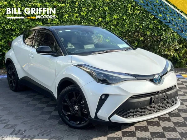 Toyota C-HR SUV, Petrol Hybrid, 2021, White