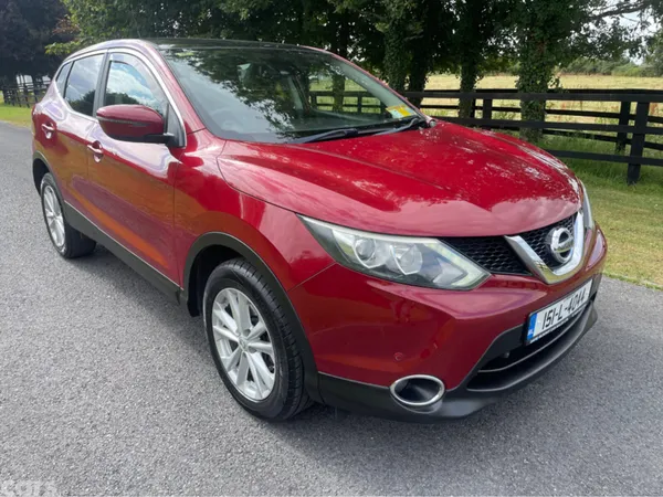 Nissan Qashqai MPV, Diesel, 2015, Red