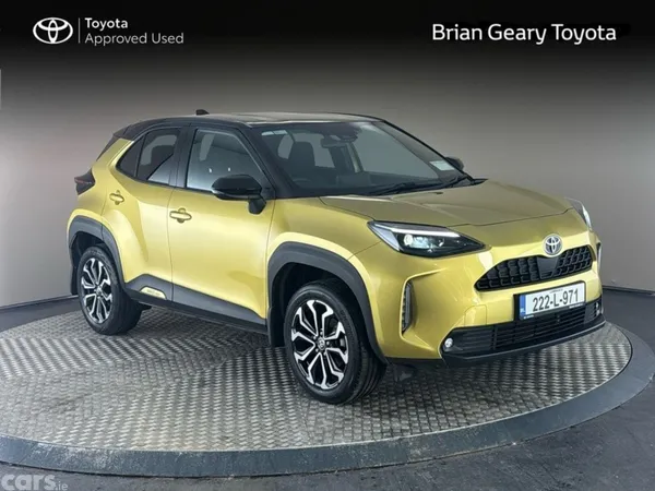 Toyota Yaris Cross Hatchback, Petrol Hybrid, 2022, Gold