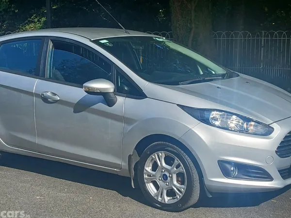 Ford Fiesta Hatchback, Petrol, 2016, Silver