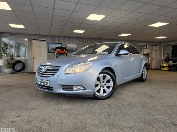 Vauxhall Insignia Hatchback, Diesel, 2013, Silver
