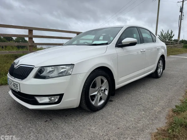 Skoda Octavia Saloon, Diesel, 2017, White