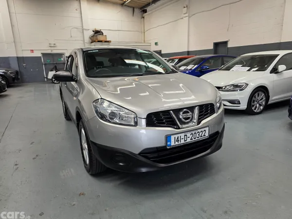 Nissan Qashqai Hatchback, Diesel, 2014, Silver