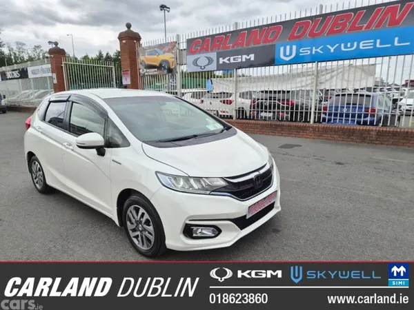 Honda Fit Hatchback, Petrol, 2017, White