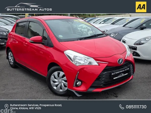 Toyota Yaris Hatchback, Petrol, 2017, Red