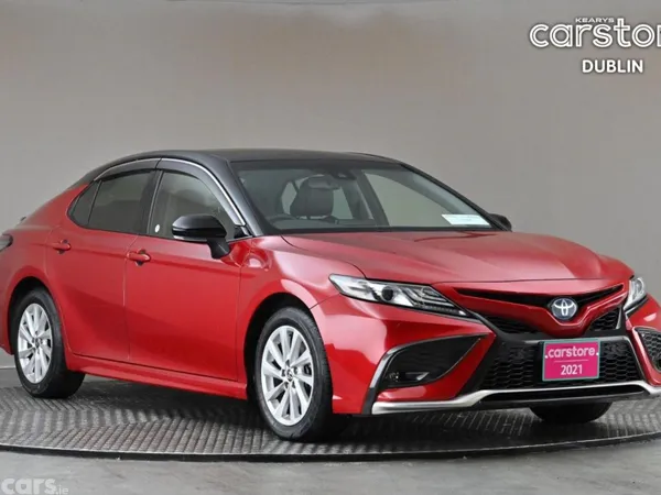 Toyota Camry Saloon, Petrol Hybrid, 2021, Red