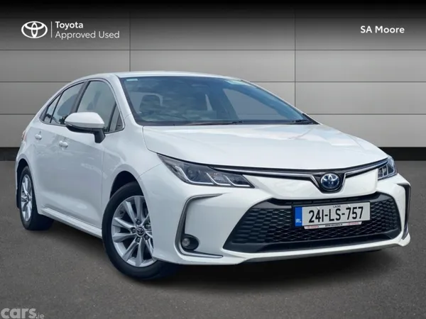 Toyota Corolla Saloon, Petrol Hybrid, 2024, White