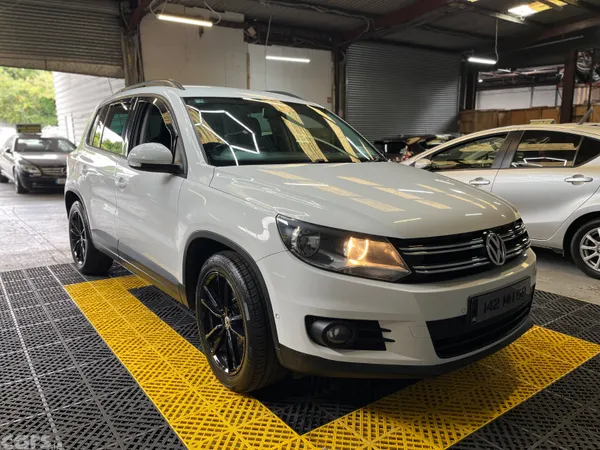 Volkswagen Tiguan SUV, Diesel, 2014, White