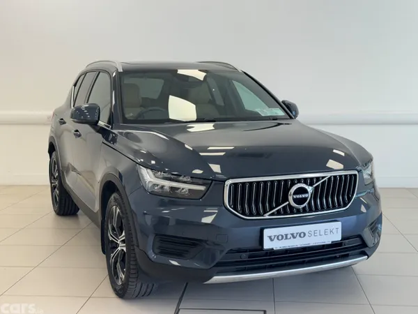 Volvo XC40 Estate/Jeep, Petrol Plug-in Hybrid, 2022, Blue