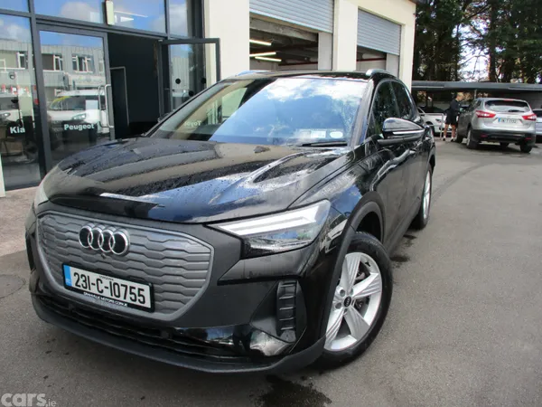 Audi e-tron Estate/Jeep, Electric, 2023, Black