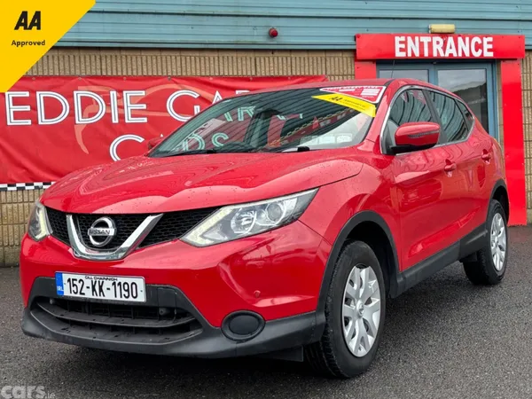 Nissan Qashqai Hatchback, Diesel, 2015, Red