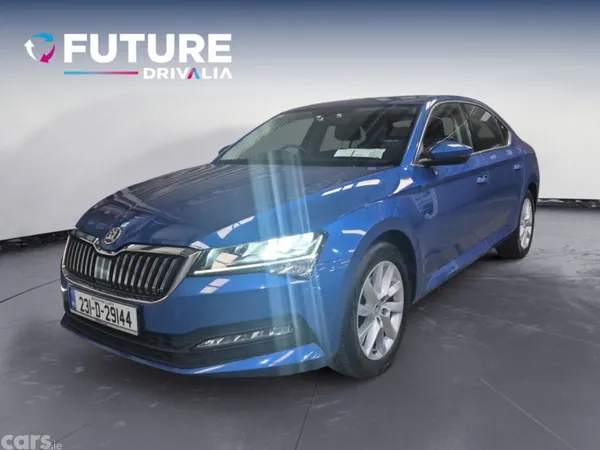 Skoda Superb Hatchback, Diesel, 2023, Blue