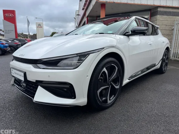 Kia EV6 Hatchback, Electric, 2023, White