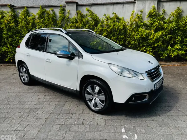 Peugeot 2008 Hatchback, Petrol, 2015, White