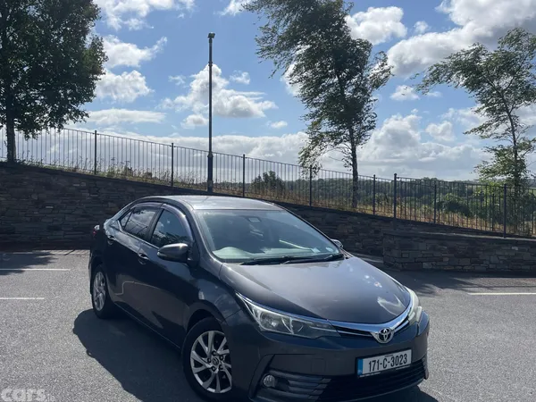 Toyota Corolla Saloon, Diesel, 2017, Grey