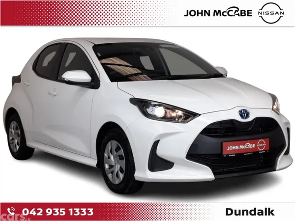 Toyota Yaris Hatchback, Petrol Hybrid, 2023, White