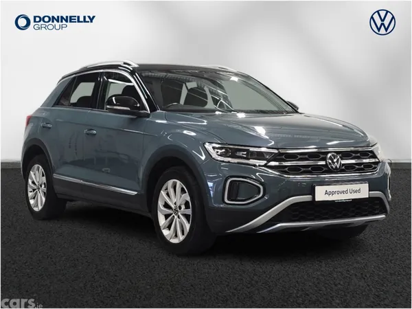 Volkswagen T-Roc Hatchback, Petrol, 2023, Blue