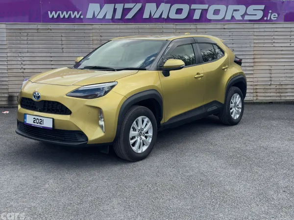 Toyota Yaris Cross SUV, Petrol Hybrid, 2021, Gold