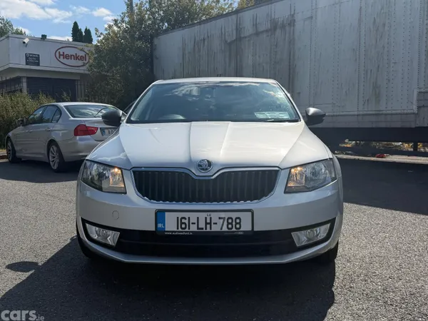 Skoda Octavia Saloon, Diesel, 2016, Silver