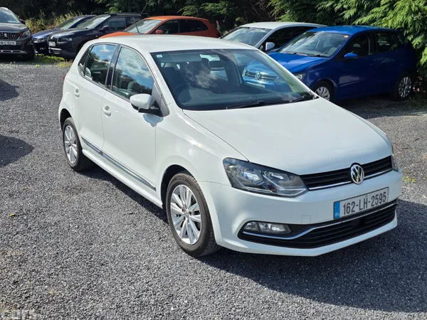Volkswagen Polo Hatchback, Petrol, 2016, White