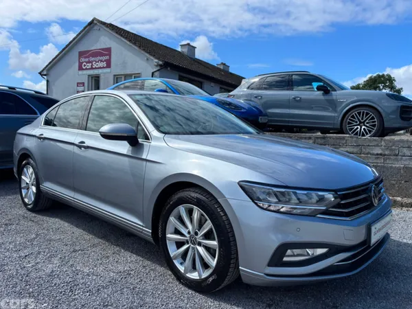 Volkswagen Passat Saloon, Diesel, 2022, Grey