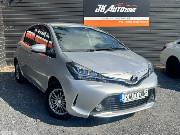 Toyota Vitz Hatchback, Petrol, 2016, Silver
