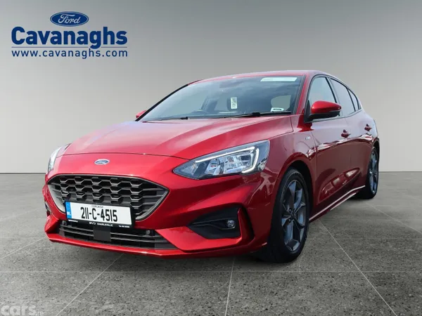 Ford Focus Hatchback, Petrol Hybrid, 2021, Red
